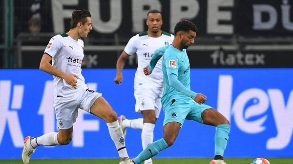 Hatte schon fünf Minuten nach seiner Einwechslung mehr Einfluss auf das Fürther Spiel als Julian Green in 45. Wehrte sich auch in der restlichen Spielzeit mit viel Elan, war oft aber alleine, weil seine Mitspieler nicht mehr so recht konnten oder wollten. Trotzdem ein kleiner Lichtblick. Müsste gegen Hoffenheim eigentlich in der Startelf stehen.