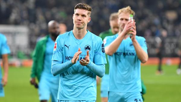 Schoss unter der Woche die Schweiz zur WM in Katar, musste wegen seiner Länderspielreise aber zunächst auf die Bank. Kam nach 67 Minuten für Nielsen - und blieb in einer schwachen Fürther Mannschaft wirkungslos. Auch, weil ihn seine Kollegen in aussichtsreichen Situationen komplett im Stich lassen.