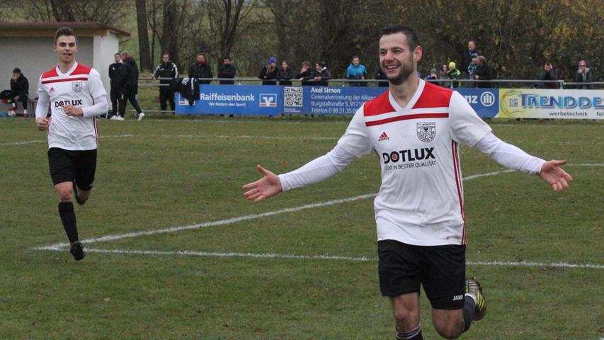 Maik Wnendt bejubelte zwei Elfmetertore zum 1:0 und 2:0 für den TSV 1860.