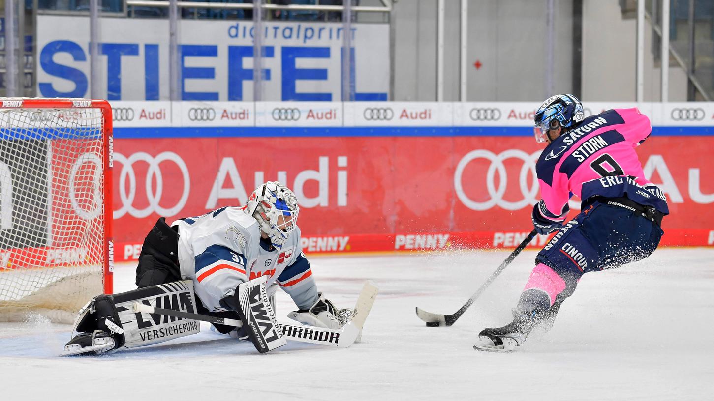Ingolstadt zum Vierten: Fredrik Storm überwindet Niklas Treutle.
Ingolstadt zum Vierten: Fredrik Storm überwindet Niklas Treutle.