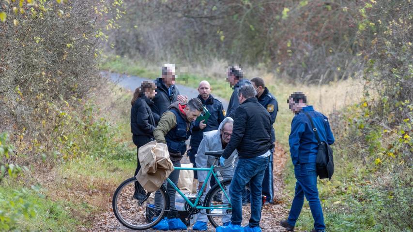 Toter Radfahrer in Franken gefunden - Polizei vermutet Verbrechen