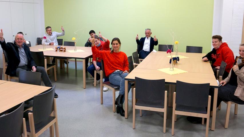 Durch die finanzielle Unterstützung der Natureheart Foundation for Kids war es möglich, den Speisesaal am Standort Höhenberg mit neuen Stühlen und Tischen auszustatten.
