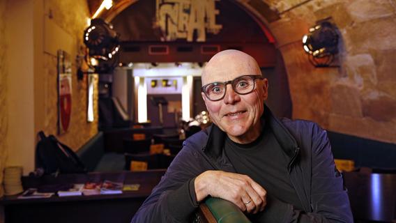 Günther Rieß, Vorstand vom Jazz Studio Nürnberg am Paniersplatz unterhalb der Burg. Günther Rieß, Vorstand vom Jazz Studio Nürnberg am Paniersplatz unterhalb der Burg.