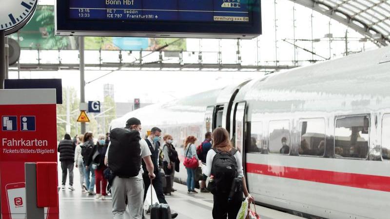 Deutsche Bahn kündigt 3G-Kontrollen im Fern- und Regionalverkehr an