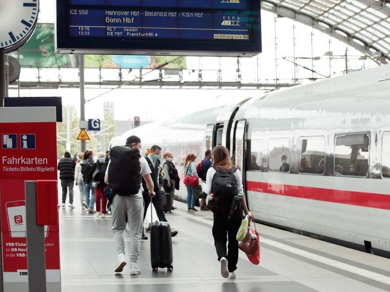 Deutsche Bahn Kündigt 3G-Kontrollen Im Fern- Und Regionalverkehr An