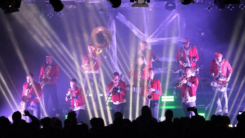 Das waren noch Zeiten, als die vielköpfige Brass-Band "Meute" die Massen im E-Werk begeisterte.