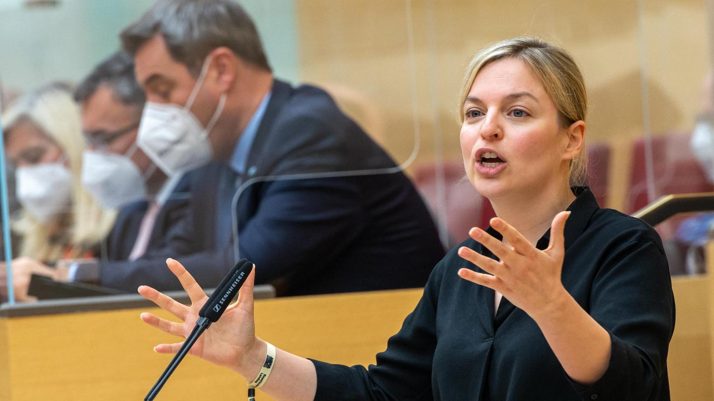 Katharina Schulze geht hart mit der bayerischen Corona-Politik ins Gericht.
Katharina Schulze geht hart mit der bayerischen Corona-Politik ins Gericht.