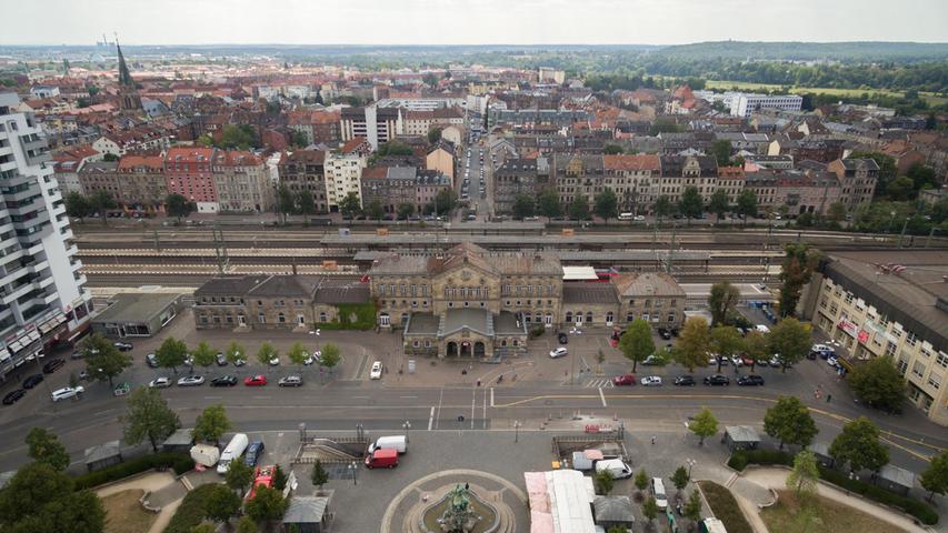 Historisches Schmuckstück: Der Fürther Hauptbahnhof aus der Vogelperspektive, hier noch in der Zeit vor der Sanierung.  