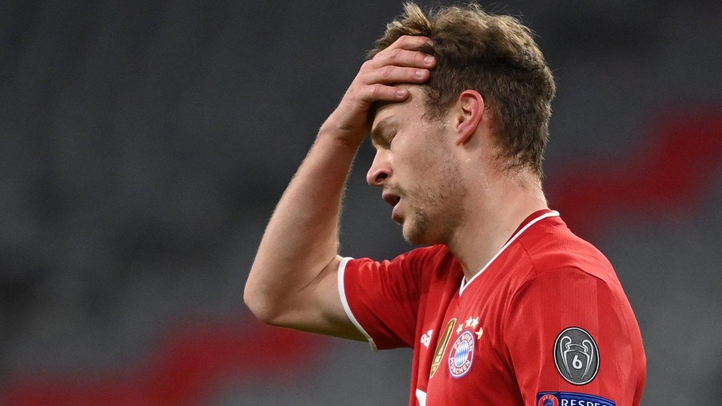 Der wohl mittlerweile berühmteste Impfskeptiker des Landes und Bayern-Spieler Joshua Kimmich hat sich mit dem Coronavirus infiziert.
Der wohl mittlerweile berühmteste Impfskeptiker des Landes und Bayern-Spieler Joshua Kimmich hat sich mit dem Coronavirus infiziert.