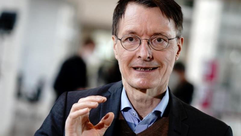 Ihm werden höchstens durchwachsene Chancen als Gesundheitsminister eingeräumt: Karl Lauterbach.
Ihm werden höchstens durchwachsene Chancen als Gesundheitsminister eingeräumt: Karl Lauterbach.