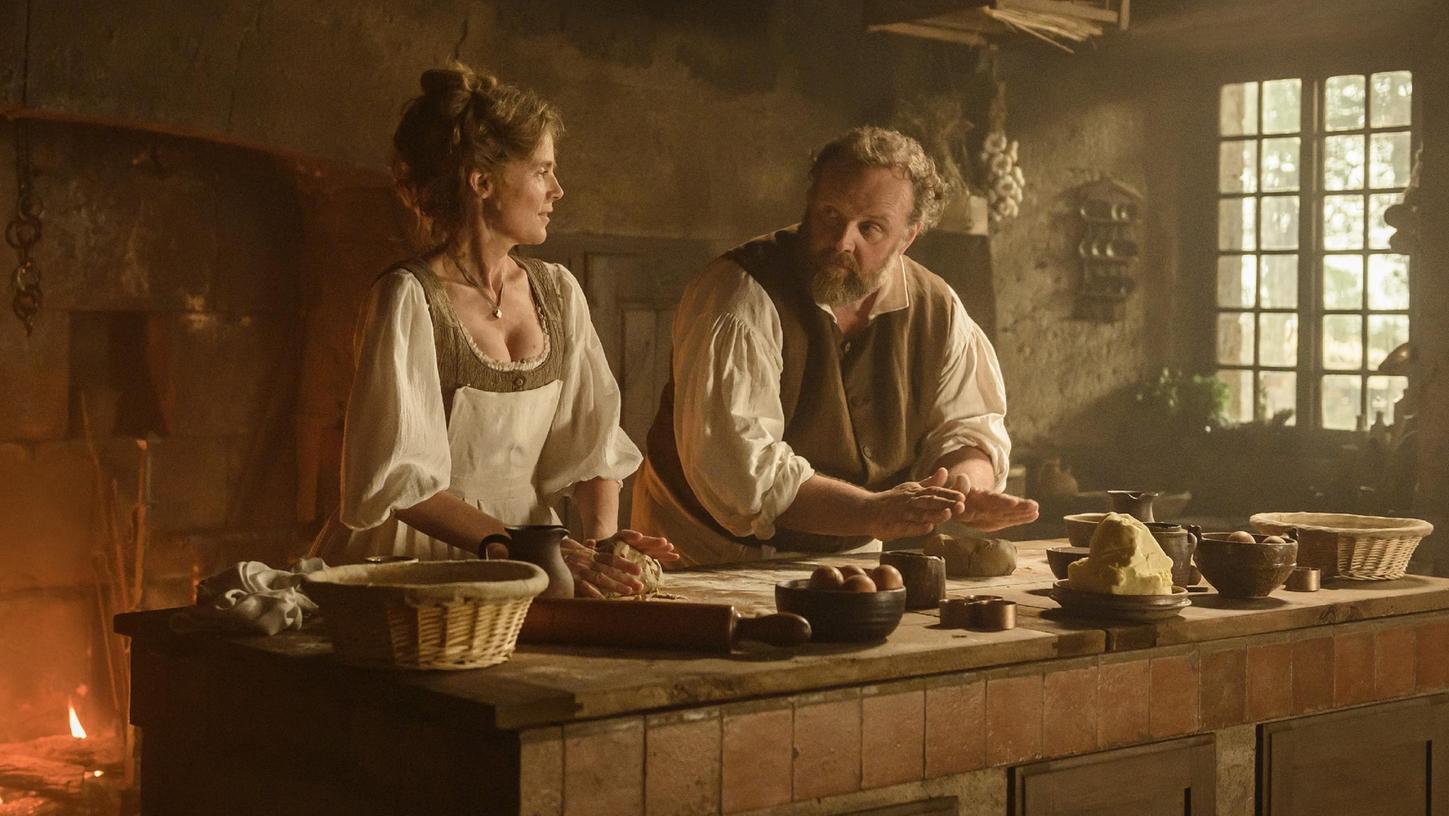 Der Koch Manceron (Grégory Gadebois) findet in der fabelhaften Louise (Isabelle Carré) die ideale Partnerin für sein Restaurantprojekt.
Der Koch Manceron (Grégory Gadebois) findet in der fabelhaften Louise (Isabelle Carré) die ideale Partnerin für sein Restaurantprojekt.