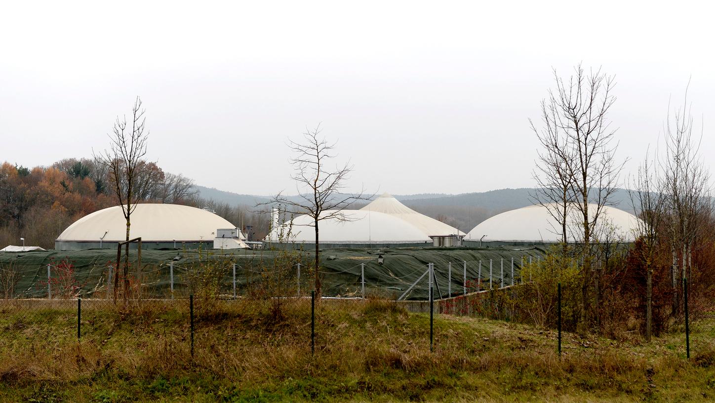 Die Bioerdgasanlage bei Bammersdorf: Bisher noch nicht angewandter, aber in Rede stehender Hühnerkot, der den Vergasungsprozess befördert, bereitet neue Sorgen.