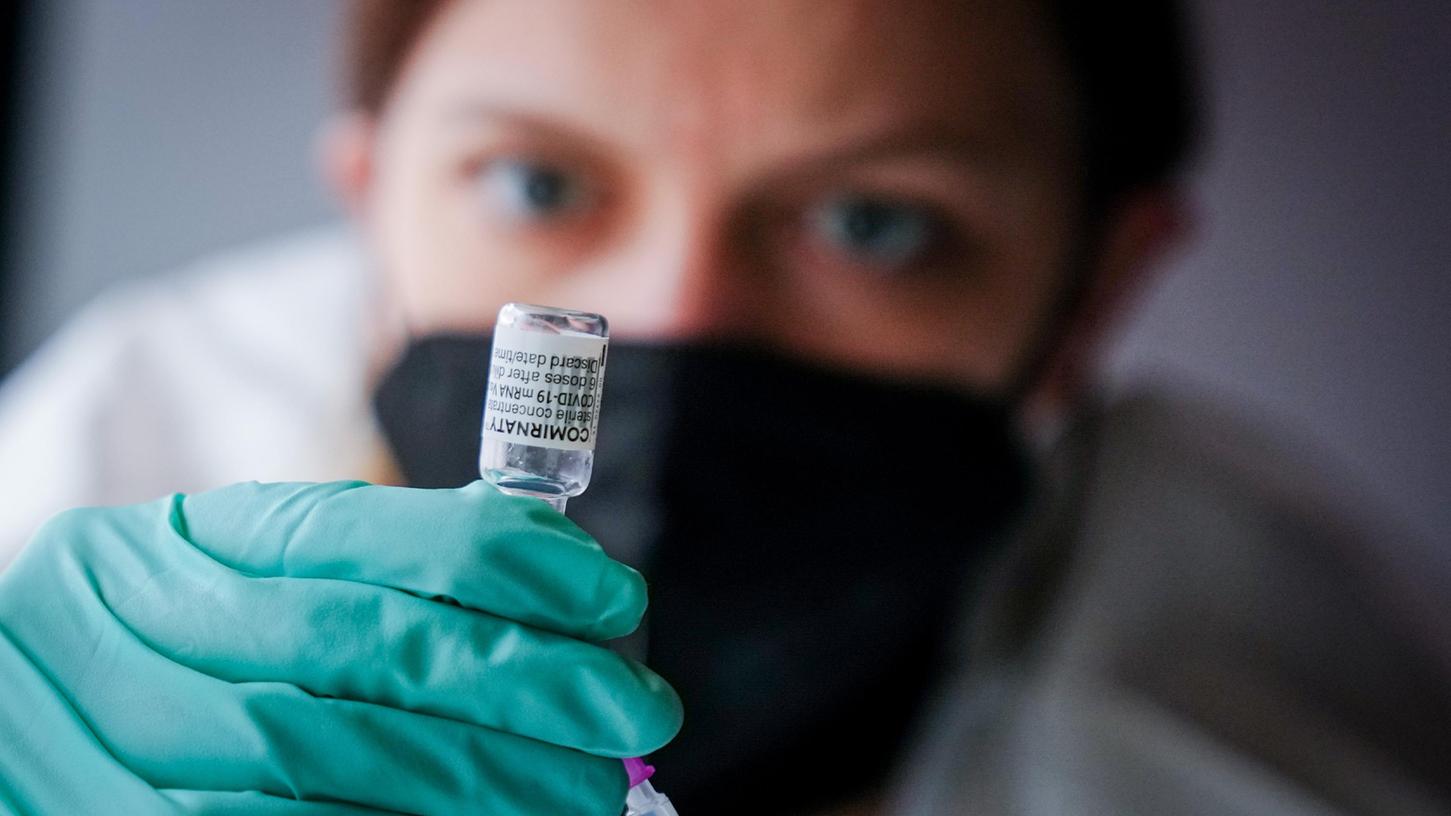 Bei der Aktion in Heidenheim wird der Impfstoff von Biontech gespritzt.