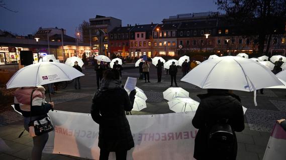 Erlangen: Frauen gingen für eine gewaltfreie Gesellschaft auf die Straße