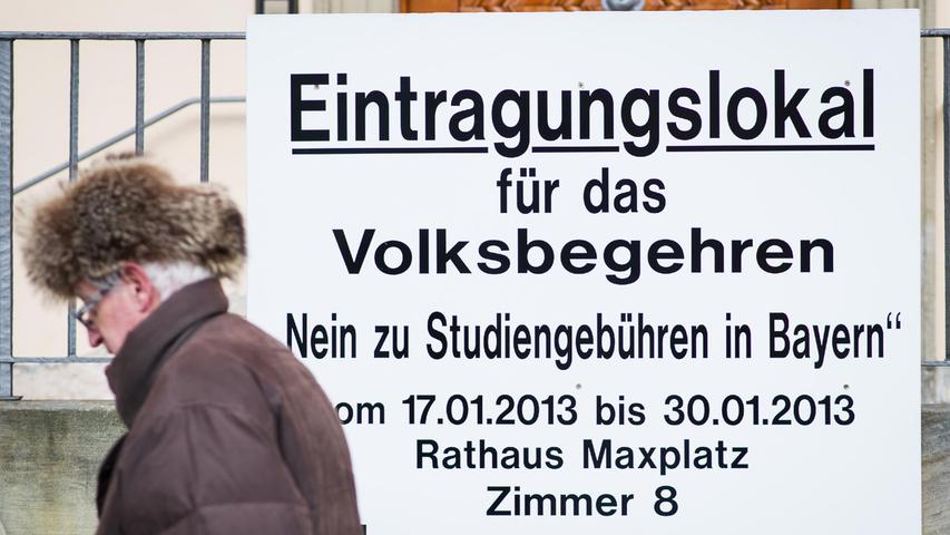 Im Sommer 2007 hatte die CSU in Bayern erstmals allgemeine Gebühren von 500 Euro pro Semester eingeführt, nach dem Volksbegehren - unser Bild zeigt Bamberg - wurden die Gebühren abgeschafft. Damit entging die Staatsregierung einem Volksentscheid.