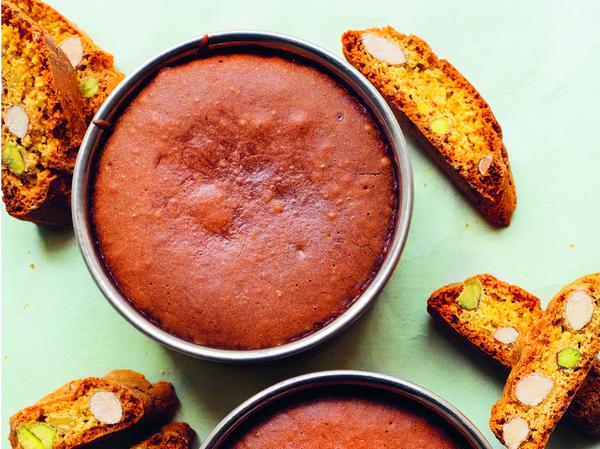 Der 3. Gang: Schoko-Karamellpudding mit Kruste, heiß serviert. Der 3. Gang: Schoko-Karamellpudding mit Kruste, heiß serviert.