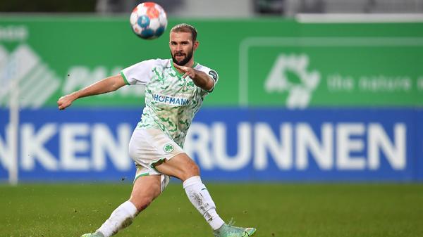 Durfte in seinem erst vierten Bundesligaspiel überhaupt zum zweiten Mal starten. Übernahm die rechte Seite von Marco Meyerhöfer, der nach links wechselte. Begann stark, ließ dann aber immer mehr nach und war an mehreren Gegentoren schuld. Kein Bundesliga-Format.