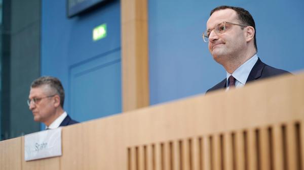 Bundespressekonferenz zur Corona-Lage Aktuell,26.11.2021,Berlin,Bundesgesundheitsminister Jens Spahn gemeinsam mit Prof