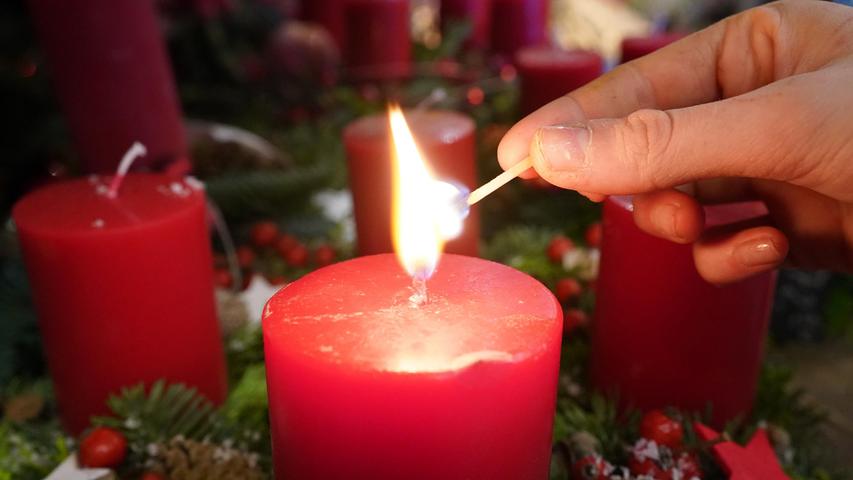 Brandschutz zur Adventszeit: Tipps von der Feuerwehr Erlangen Brandschutz zur Adventszeit: Tipps von der Feuerwehr Erlangen