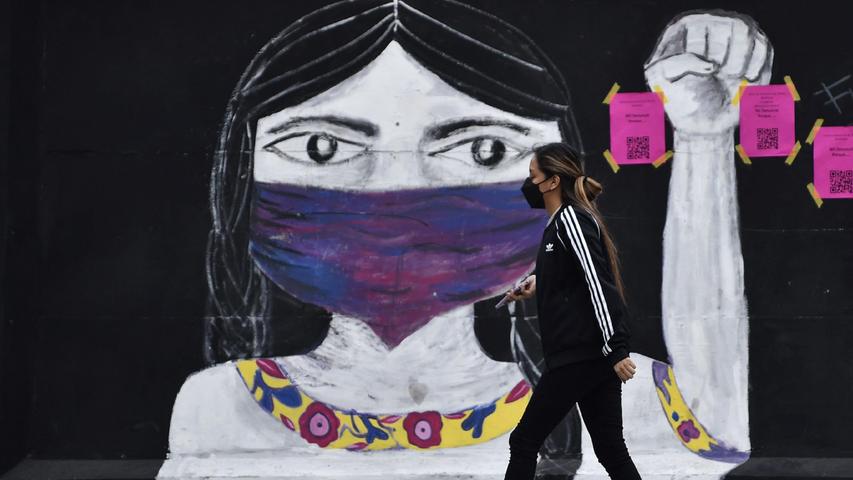Weltweit gingen am 25. November Frauenrechtlerinnen und Frauenrechtler auf die Straße, um gegen jegliche Diskriminierung und Gewalt jeder Form gegenüber Frauen und Mädchen zu demonstrieren. An diesem Tag findet der "Internationaler Tag gegen Gewalt an Frauen" statt. Auch das Graffiti soll auf den Tag aufmerksam machen. 
