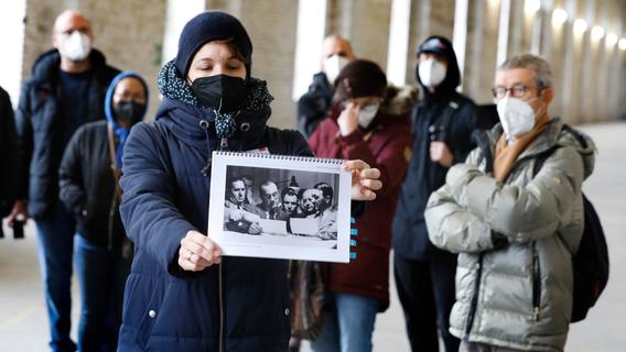 Nun melden sich die Rundgangsleiter am ehemaligen Reichsparteitagsgelände zu Wort - und bitten in einem Offenen Brief an den Stadtrat ebenfalls, kein Operninterim in der ehemaligen Kongresshalle zu installieren. Nun melden sich die Rundgangsleiter am ehemaligen Reichsparteitagsgelände zu Wort - und bitten in einem Offenen Brief an den Stadtrat ebenfalls, kein Operninterim in der ehemaligen Kongresshalle zu installieren.