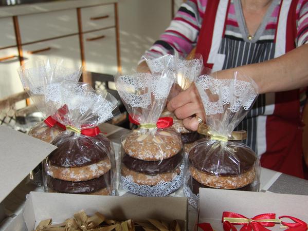 Hübsch verpackt gehen Lebkuchen und Co. in den Verkauf.