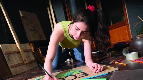 Trotz Corona-Krise schrieb die Stiftesparte "Stabilo" im Geschäftsjahr 2020/21 Unternehmensgeschichte und knackte die Umsatzmarke von 200 Millionen Euro. Auch im Outdoor-Bereich stieg der Umsatz. Die beiden Sparten glichen unter dem Strich den Umsatzrückgang in der seit Jahren kriselnden Kosmetiksparte aus, wobei diese dem Unternehmen zufolge seit dem vierten Quartal wieder einen Aufschwung erlebt.