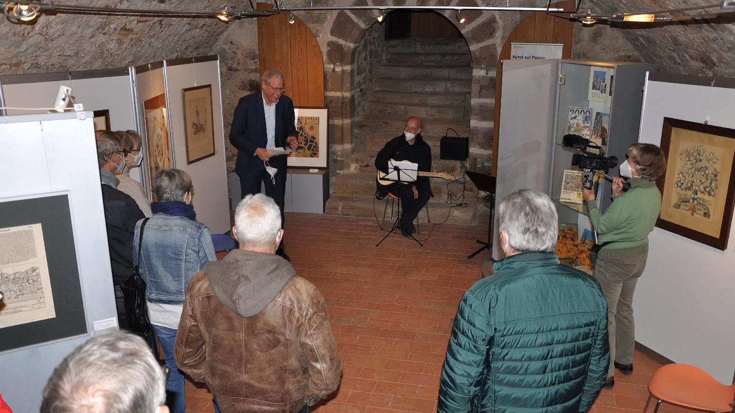 Im Stadtmuseum in Herzogenaurach ist derzeit eine Ausstellung zum Thema Papier zu sehen.
Im Stadtmuseum in Herzogenaurach ist derzeit eine Ausstellung zum Thema Papier zu sehen.