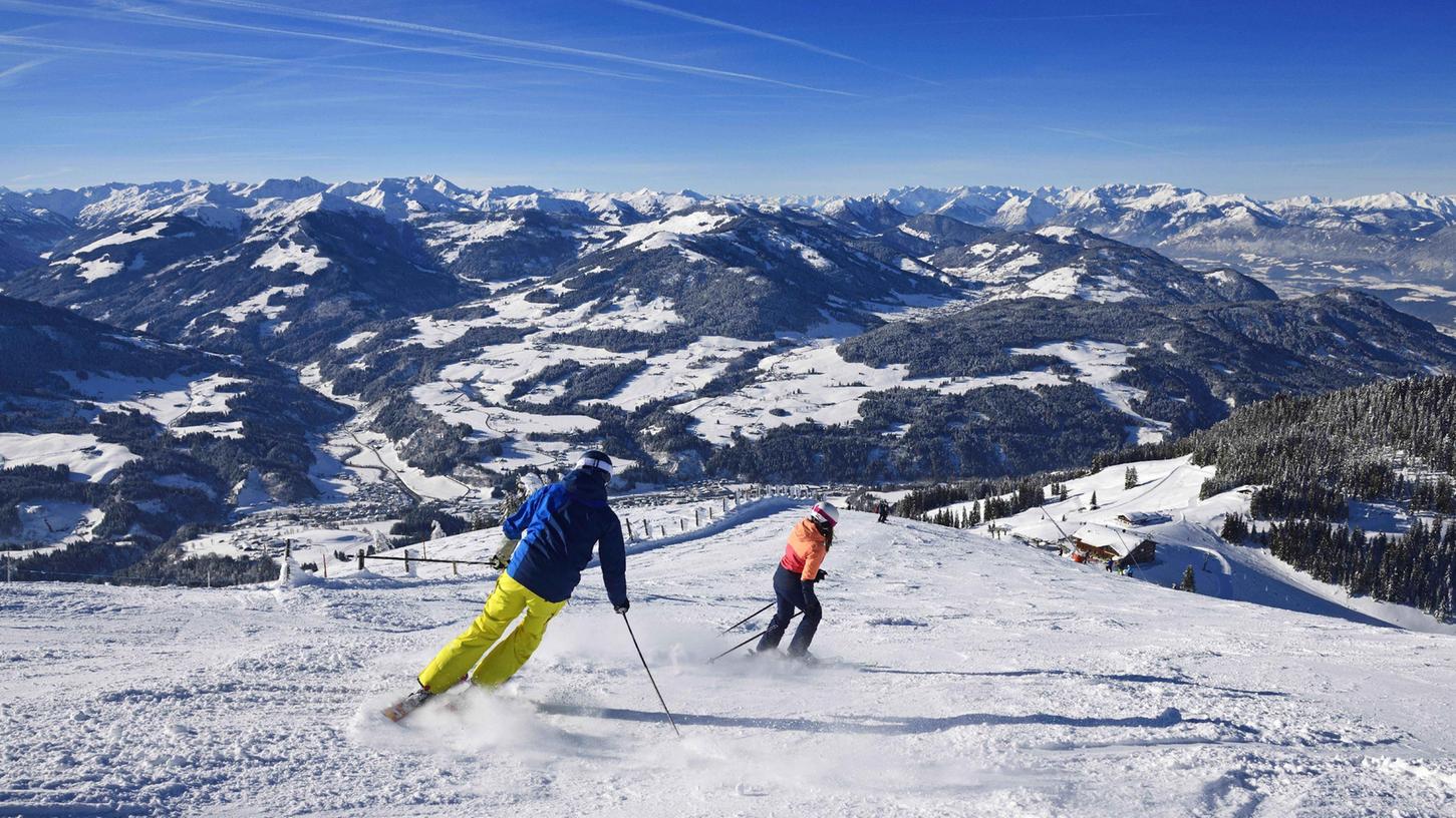 Skifahrer in Österreich - hier in Hopfgarten in Tirol - haben die Pisten derzeit für sich alleine.