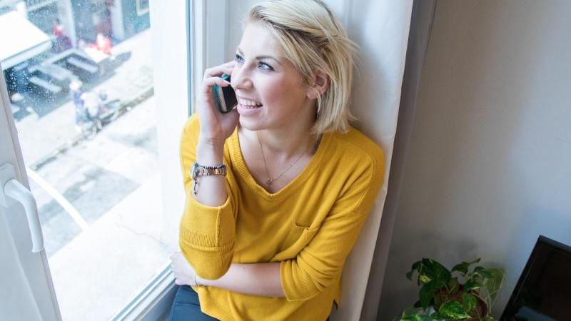 Telefonieren ohne Ende? Wenn es nach dem neuen Telekommunikationsgesetz geht, kein Problem. Denn Anbieter sind verpflichtet, Störungen schnellstmöglich und kostenfrei zu beheben. Telefonieren ohne Ende? Wenn es nach dem neuen Telekommunikationsgesetz geht, kein Problem. Denn Anbieter sind verpflichtet, Störungen schnellstmöglich und kostenfrei zu beheben.