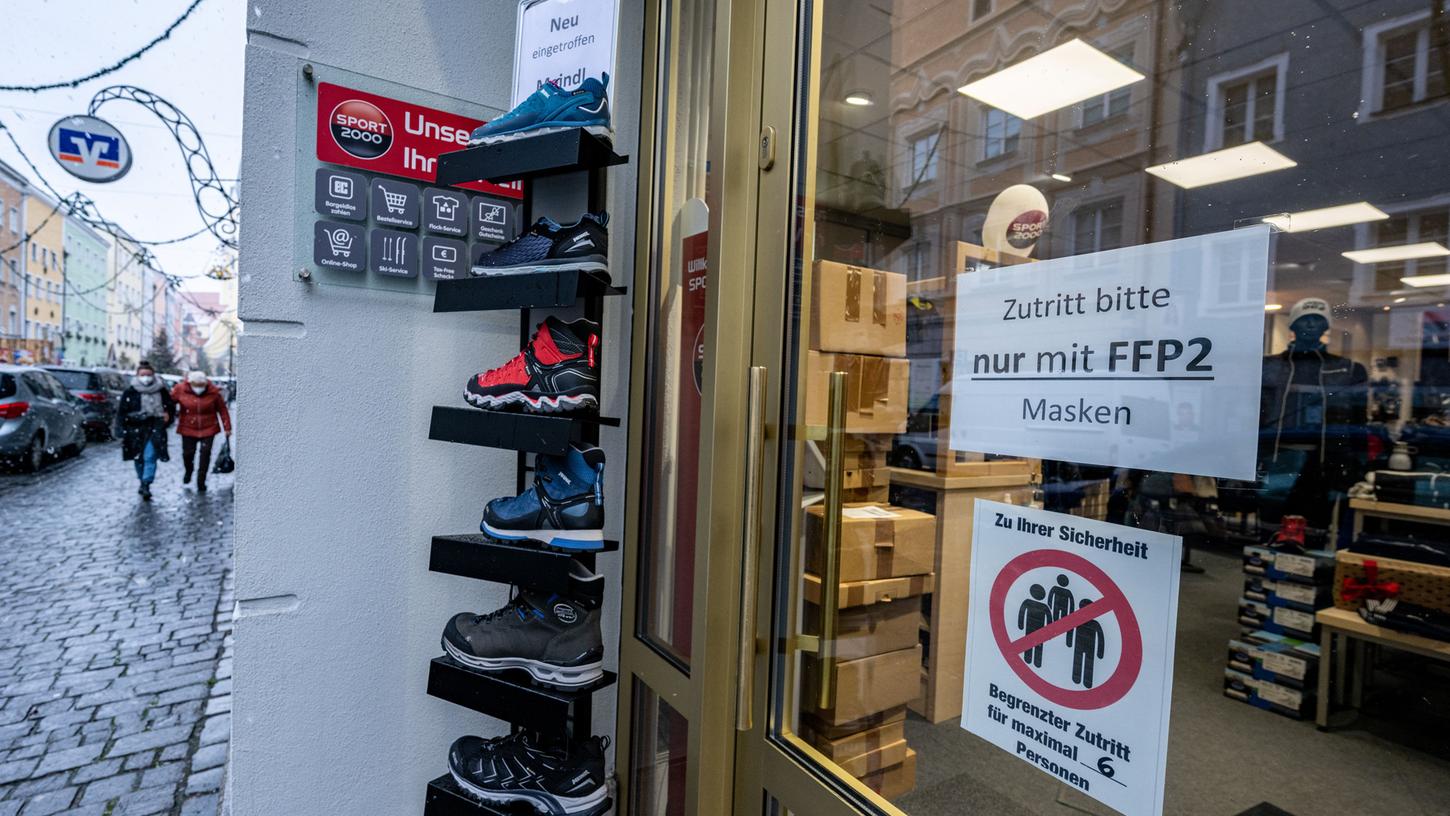 Auch im Handel und in der Außengastronomie soll künftig die 2G-Regel gelten.
Auch im Handel und in der Außengastronomie soll künftig die 2G-Regel gelten.