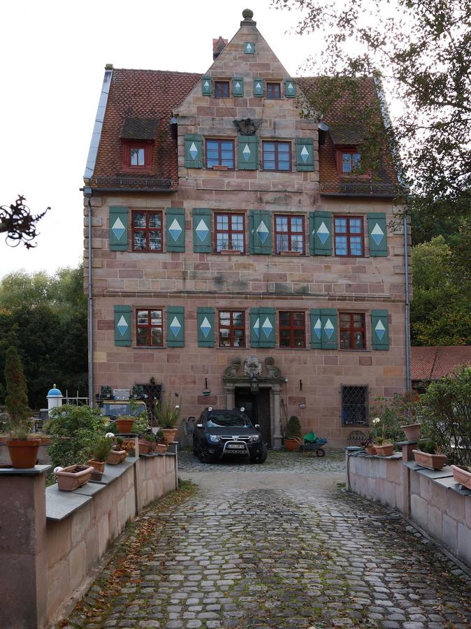 Auch hier kommt man vorbei: das Waldstromer-Schlösschen.
Auch hier kommt man vorbei: das Waldstromer-Schlösschen.