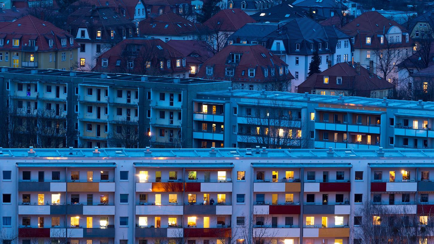 Die Mietpreisbremse, die auch in einigen Städten der Region gilt, wird verlängert – ein bundesweiter Mietendeckel kommt aber nicht: Darauf hat sich die Ampel-Koalition verständigt.
Die Mietpreisbremse, die auch in einigen Städten der Region gilt, wird verlängert – ein bundesweiter Mietendeckel kommt aber nicht: Darauf hat sich die Ampel-Koalition verständigt.