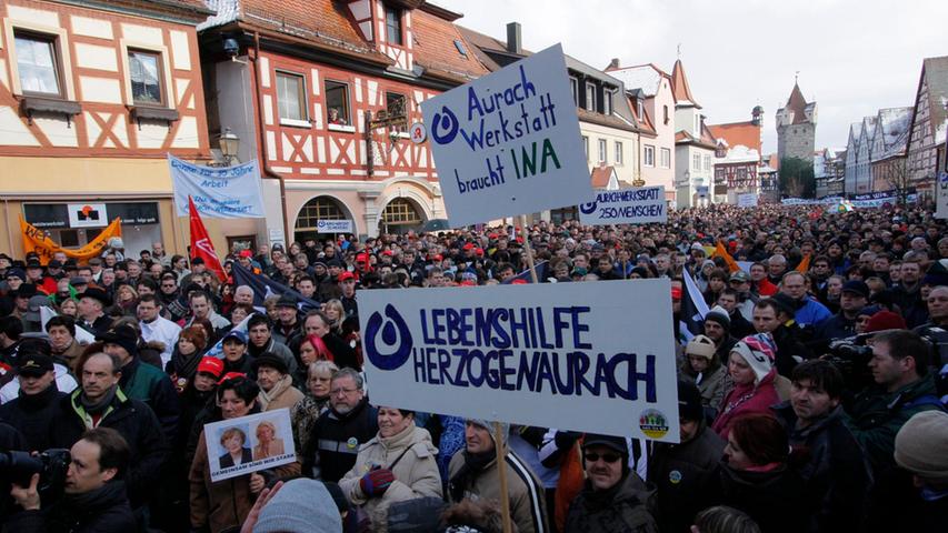 Die größte Demonstration der Stadtgeschichte Herzogenaurachs fand am 18. Februar 2009 für Schaeffler statt.  
