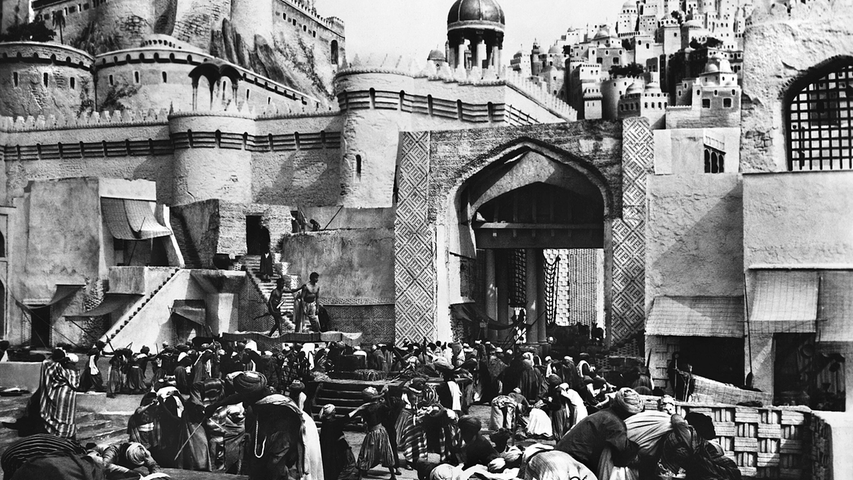Einen echten Klassiker zeigt das Filmhaus Nürnberg von Freitag bis Sonntag jeweils um 15 Uhr. "Der Dieb von Bagdad" stammt aus dem Jahr 1940 und ist ein Abenteuerfilm für Kinder ab 6 Jahren. 