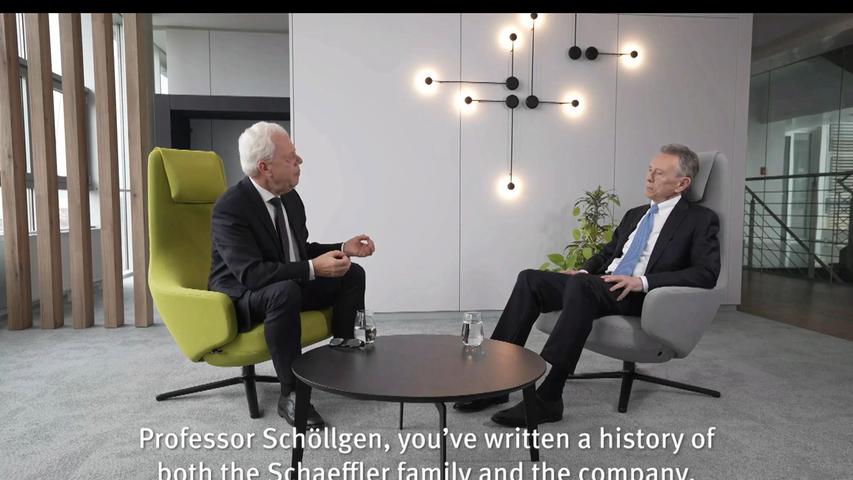 Der bekannte Fernsehjournalist Udo van Kampen interviewte Prof. Gregor Schöllgen (r.) zur Unternehmensbiographie der Schaeffler-Gruppe. Der bekannte Fernsehjournalist Udo van Kampen interviewte Prof. Gregor Schöllgen (r.) zur Unternehmensbiographie der Schaeffler-Gruppe.