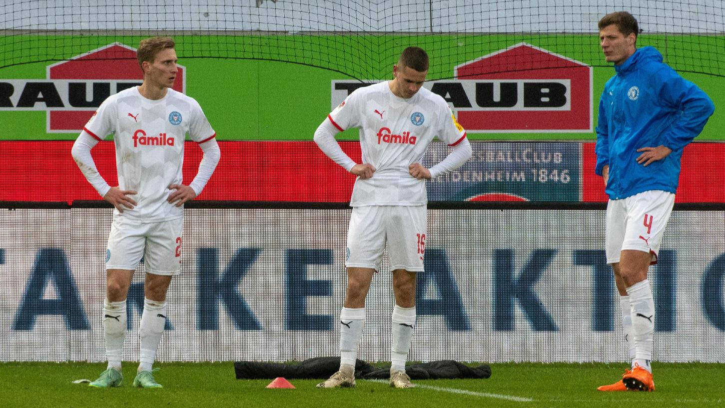 Auch bei Holstein Kiel bleibt Patrick Erras (rechts) derzeit nur eine Statistenrolle.
