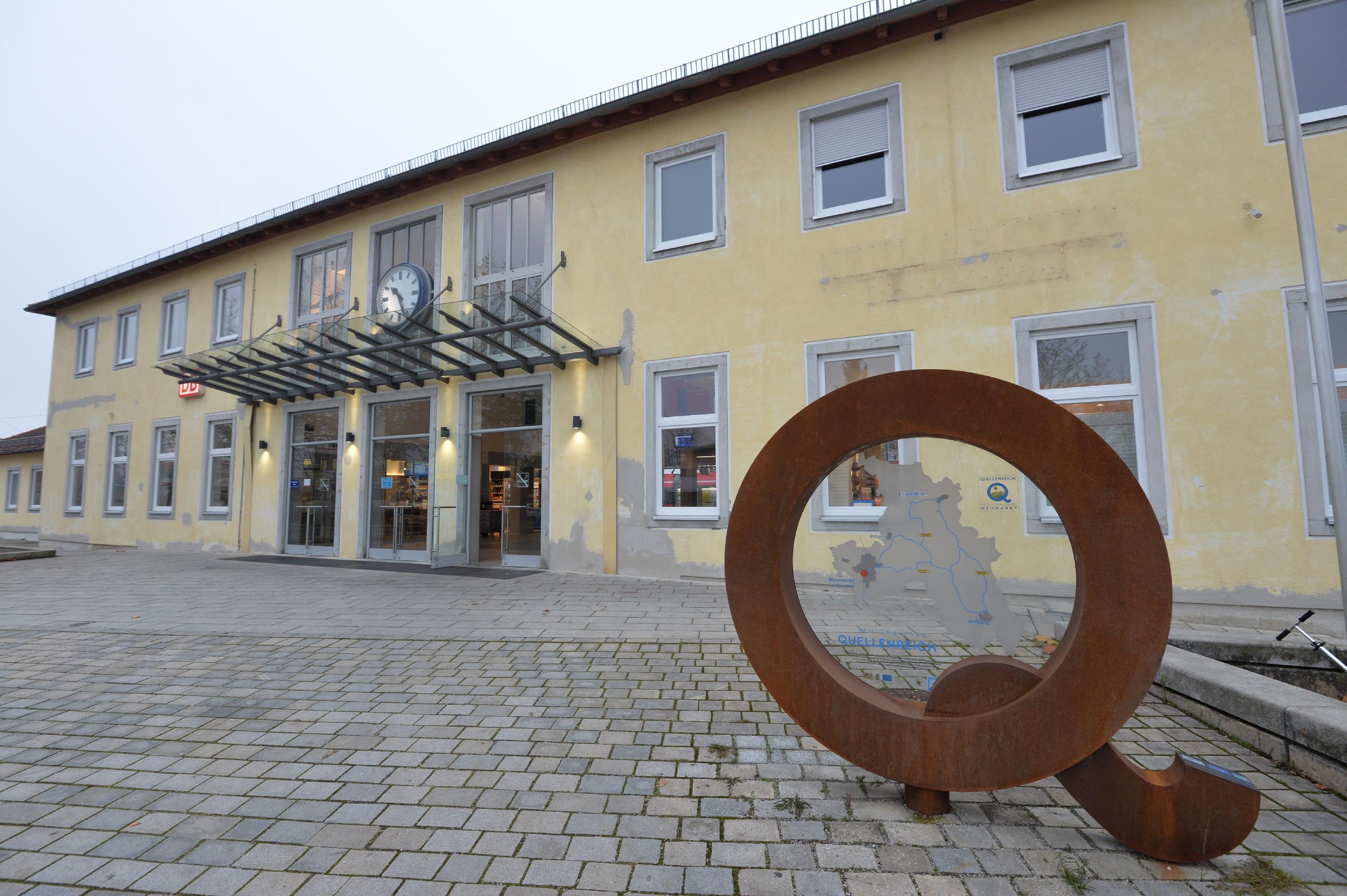 150 Jahre Bahnhof Neumarkt Lebkuchen für die Fahrgäste Nordbayern