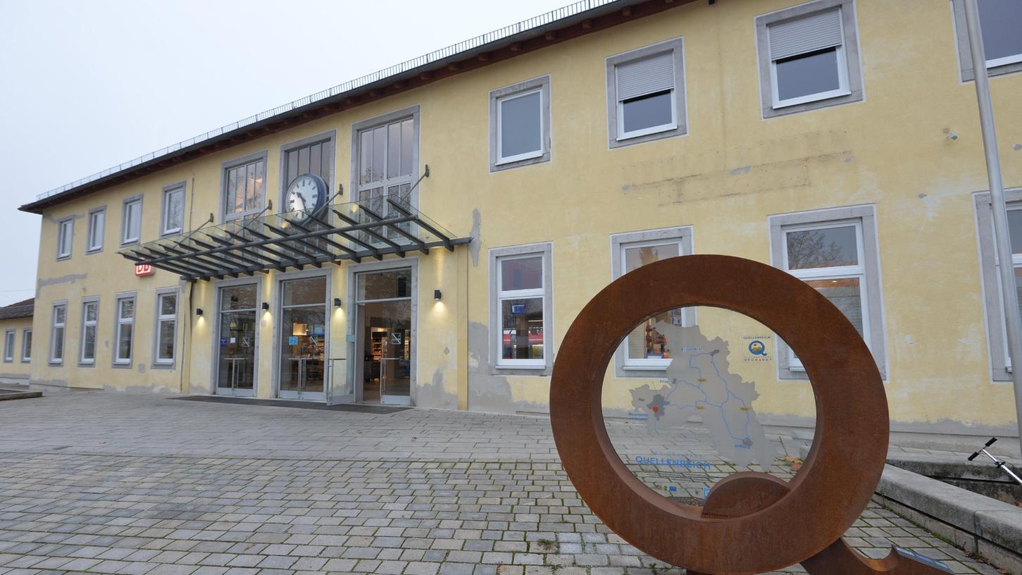 150 Jahre Bahnhof Neumarkt Lebkuchen für die Fahrgäste Nordbayern