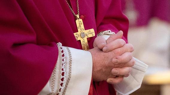 Wegen Besitzes von Kinderpornographie verurteilt: Priester verzichtet auf sein Amt