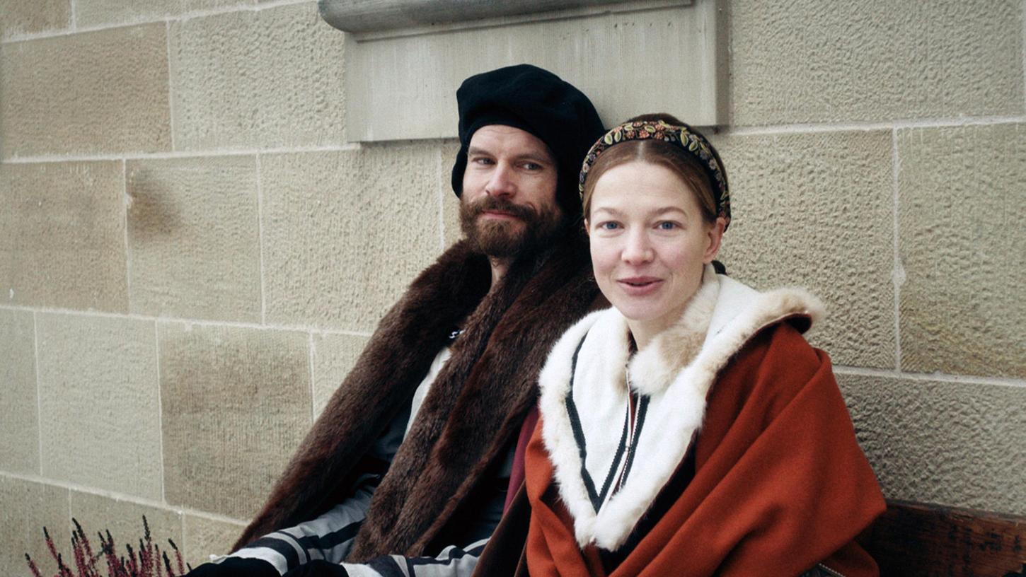 Albrecht Dürer (Wanja Mues) und seine Frau Agnes (Hannah Herzsprung).