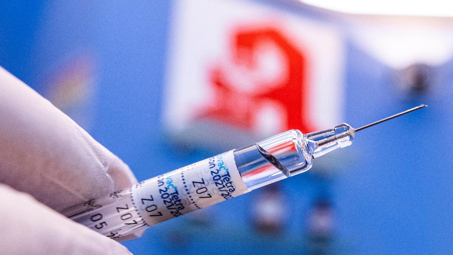 Grundsätzlich sind Bayerns Apotheker bereit, sich an der Impfkampagne zu beteiligen. Doch oft fehle dafür das Personal und die Verteilung des Impfstoffs sei ebenfalls nicht geklärt, so der Apothekerverband.