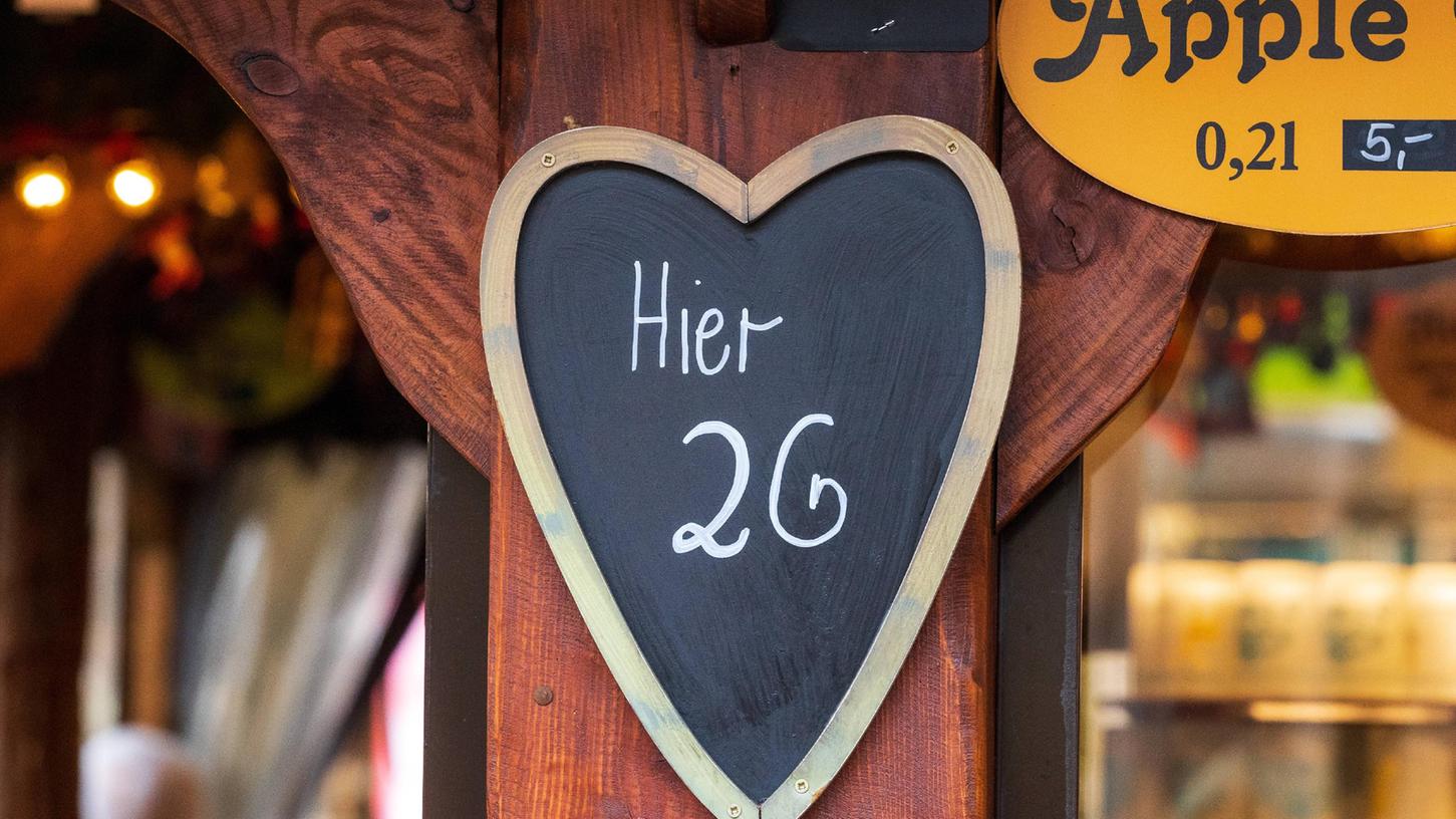 Auch an Glühweinständen gilt künftig 2G.
Auch an Glühweinständen gilt künftig 2G.