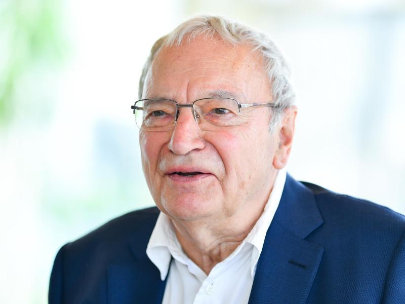 Lessing-Preis der Stadt Hamburg für Uwe Timm_urn-newsml-dpa-com-20090101-211203-99-247266_large_4_3.jpg