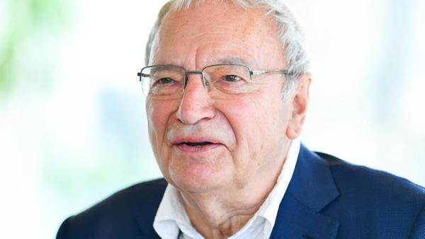 Lessing-Preis der Stadt Hamburg für Uwe Timm_urn-newsml-dpa-com-20090101-211203-99-247266_large_4_3.jpg