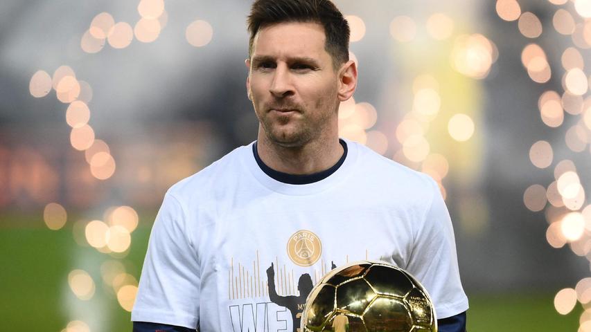 Lionel Messi kassiert den Preis Ballon d'Or, zu Unrecht angeblich: Schließlich geht Top-Favorit Robert Lewandowski leer aus. 