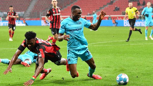 Erhielt nach dem Hoffenheim-Spiel viel Lob von seinem Trainer, obwohl er als zentraler Angreifer keinen Scorerpunkt gesammelt hatte. Lief auch in Leverkusen wieder viel, im Abschluss aber immer zu überhastet. Haute den Ball unter anderem über das leere Tor. Bei aller Kritik: Es ist noch immer ein Wunder, dass Dickson Abiama es aus der Kreisklasse in den Profifußball geschafft hat.