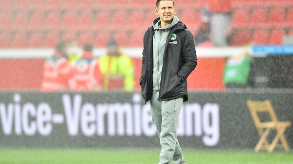 Kehrte nach starker Erkältung zumindest in den Spieltagskader zurück und durfte nach 57 Minuten für Dudziak auf den Platz. Da stand es bereits 1:4. Schaffte es danach nicht, die Defensive zu stabilisieren oder nach vorne Akzente zu setzen.