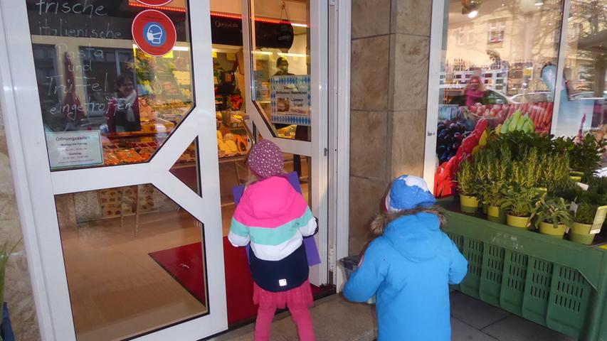NN-Aktion Freude für alle: Forchheimer Kindergartenkinder verkaufen Basteleien für guten Zweck