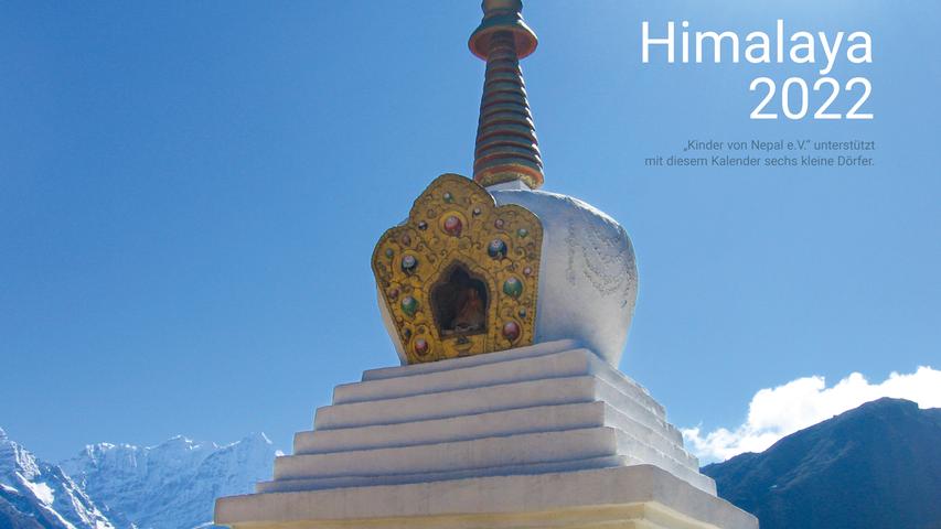 Der neue Himalaya-Kalender des Pegnitzer Vereins "Kinder von Nepal" ist da. Er kostet wie bisher 9,50 Euro, hat das Format 42 x 34 cm und bietet sehr schöne Bergfotos mit guten Texten, die alle Monate begleiten. Sie stammen von Reisenden und Bergsteigern, von berühmten Pionieren Nepals, aber auch von einer Schäferin aus Frankreich, die durch ihr einfaches Leben zu einer weisen Frau wurde. Der Verein unterstützt mit dem Erlös sechs Bergdörfer im Himalaya. Direkt gibt es den Kalender in Pegnitz bei den drei Buchhandlungen Löhr, Schorner und Faust. In Bayreuth unter anderem in der Stadtbücherei. In Auerbach beim Dritte-Welt-Laden und bei Sport-Dörrzapf. In Pottenstein bei Jura-Sport und in Betzenstein im Rock-Store. Infos über thomas.knauber@t-online.de und www.kindervonnepal.de